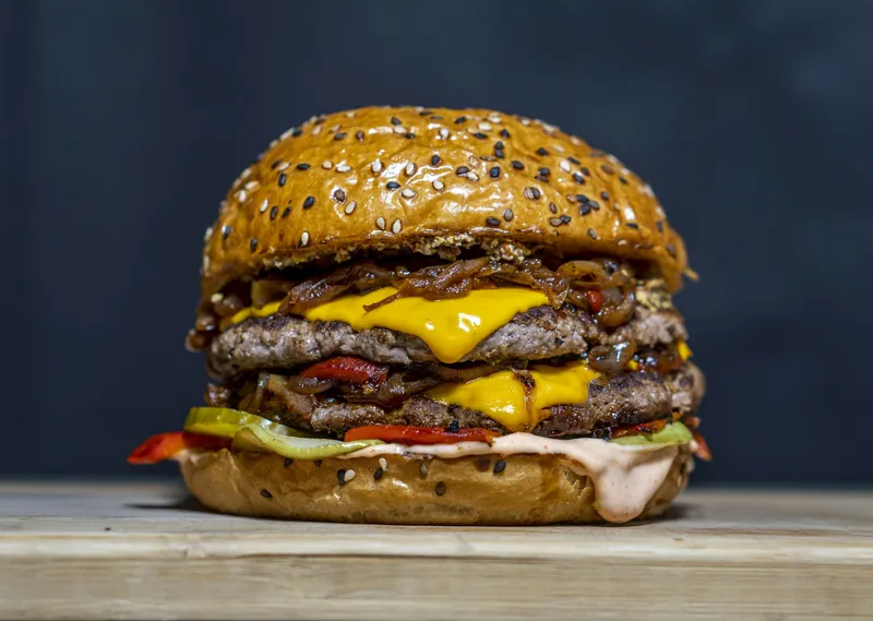 Burger au fromage fondu