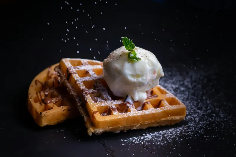 Gaufre et boule de glace